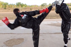 Guillermo-Frías-kicking-2